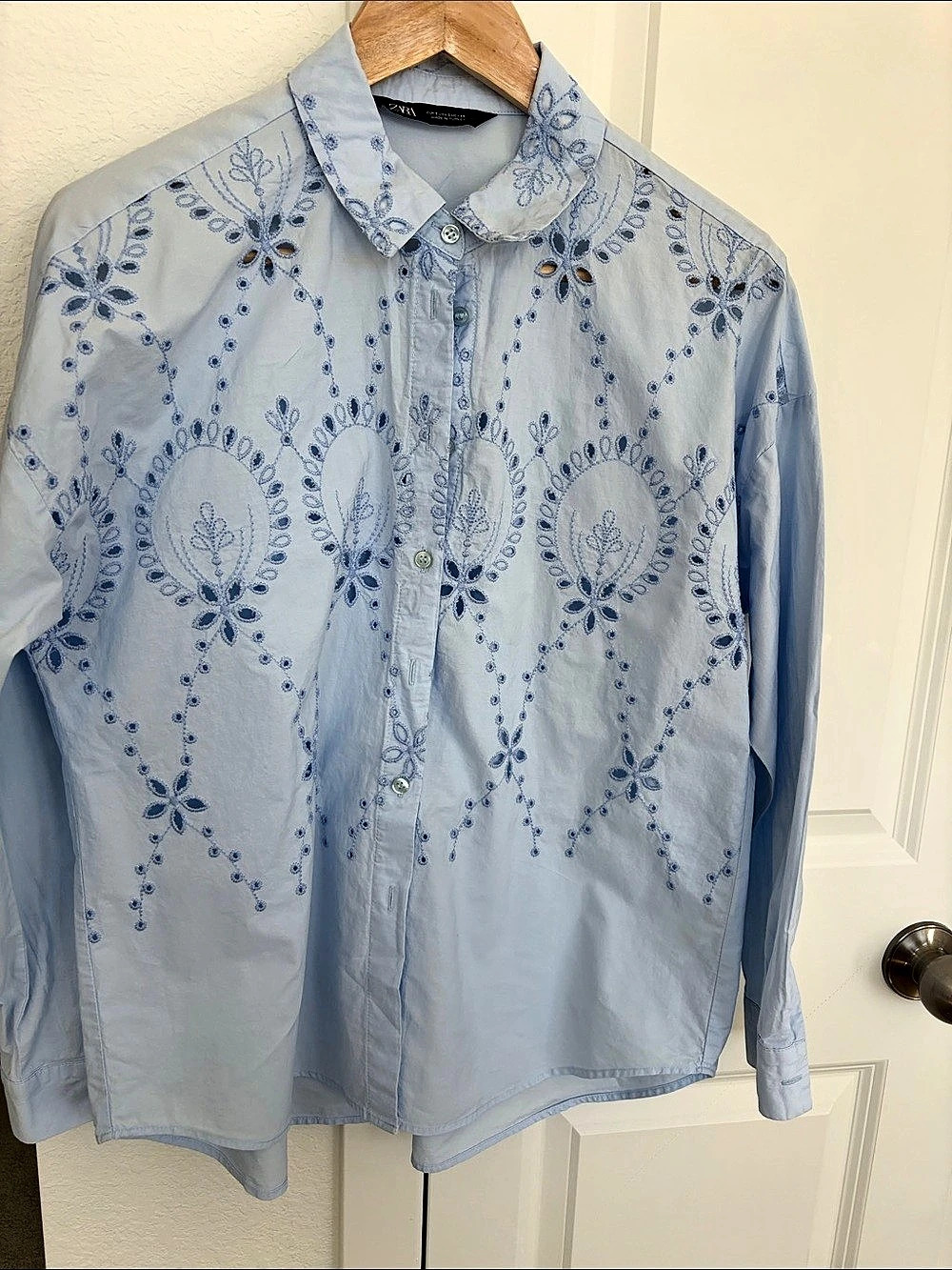 Zara Embroidered Floral Button Down in Blue Size Medium